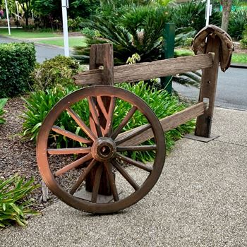 Picture of Wagon Wheel - Replica (Large) 100cm H